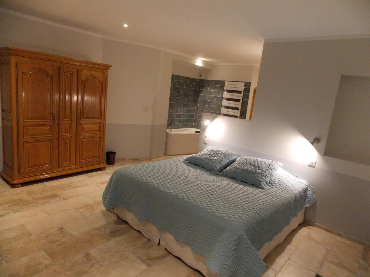 Au Relais Provencal 3*